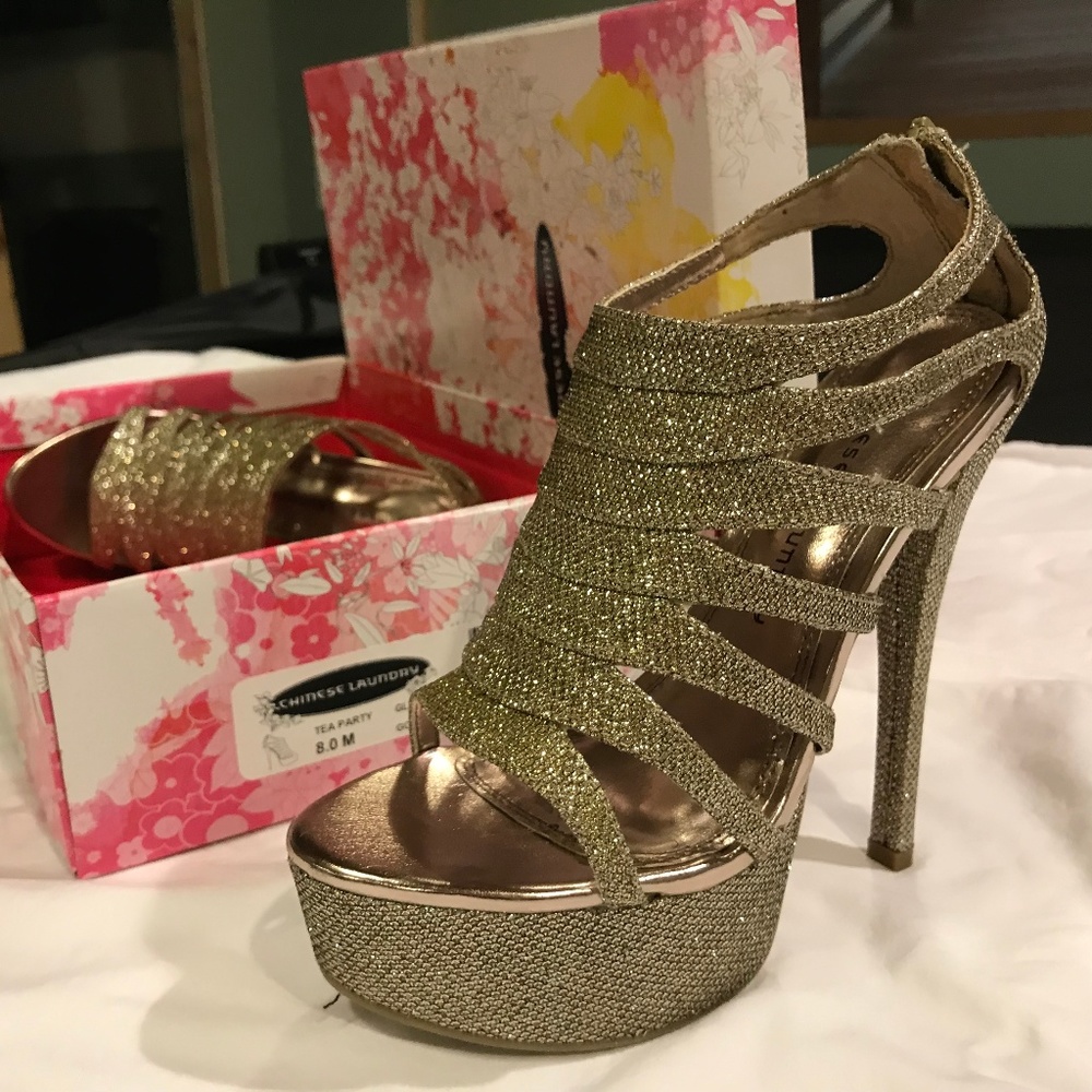 Near new Chinese Laundry gold strappy sandals 8